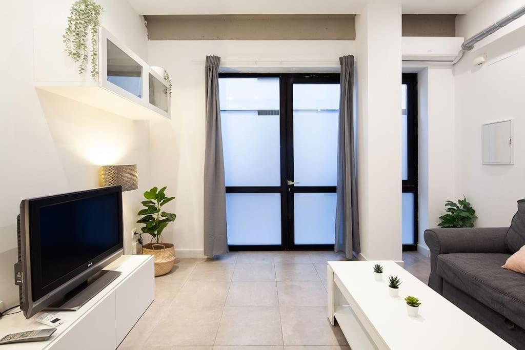 Loft Next To Calle Betis, Best Area Of Seville-Sevillarooms Esterno foto