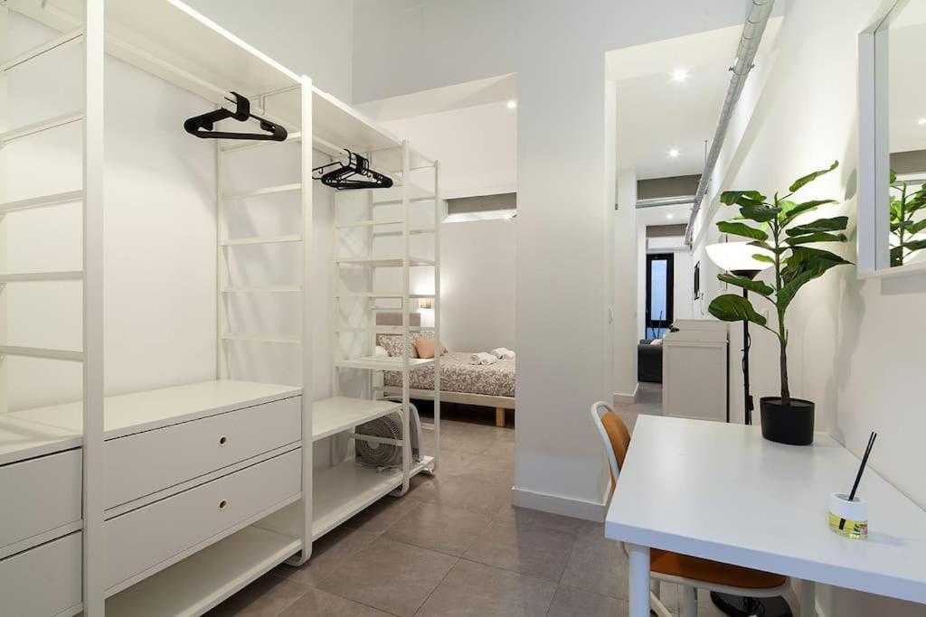 Loft Next To Calle Betis, Best Area Of Seville-Sevillarooms Esterno foto